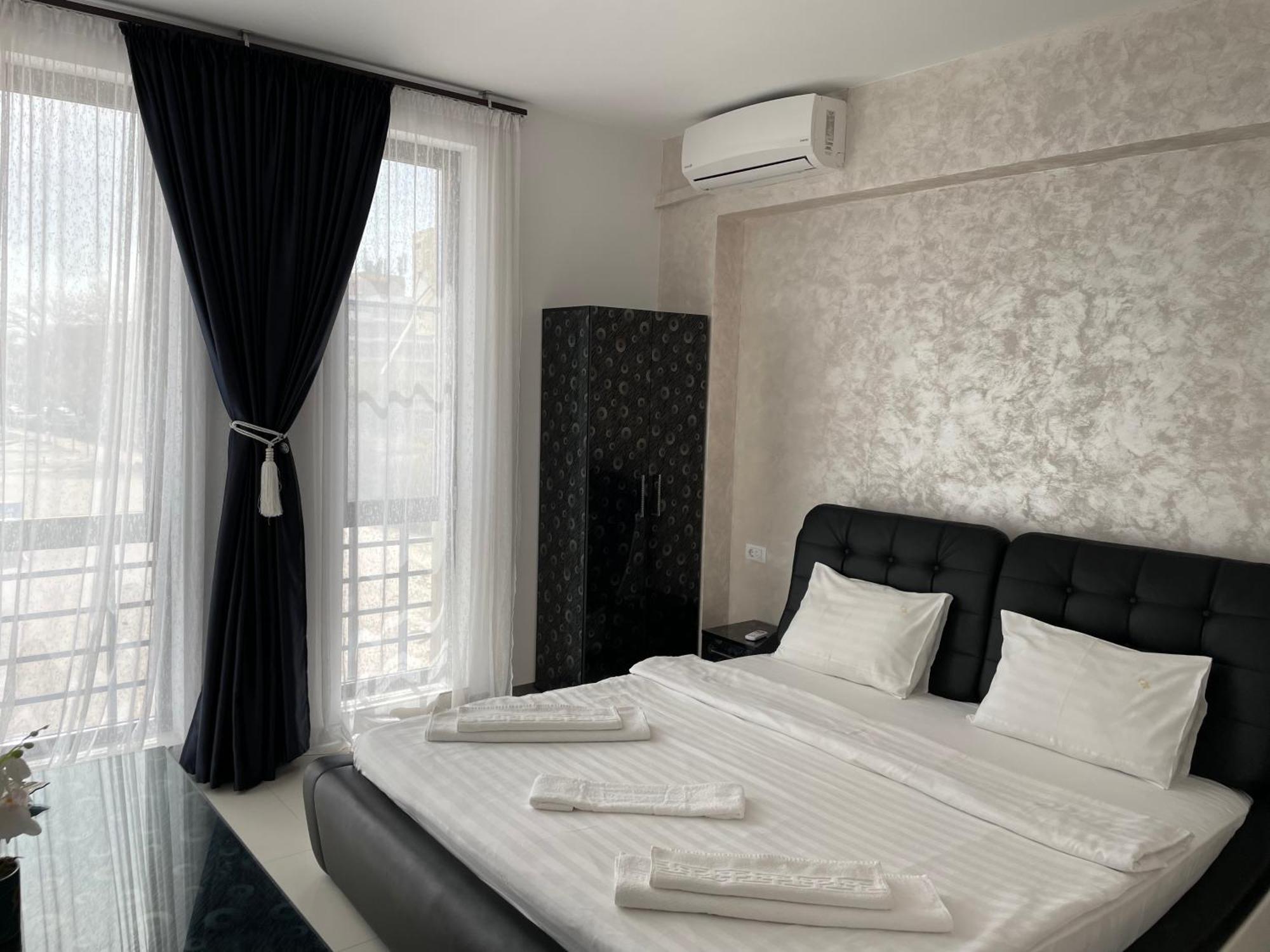 Beach Rooms Roberta Mamaia Exterior foto